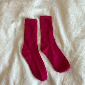 SKIMS Raspberry Sport Crew Socks